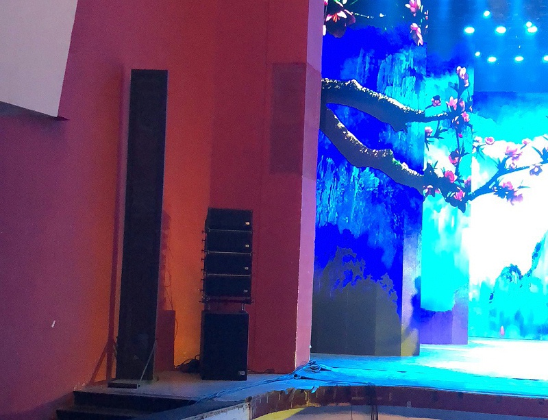 一级香蕉视频在线设备在舞台演出中的应用：探讨其对演出质量的提升