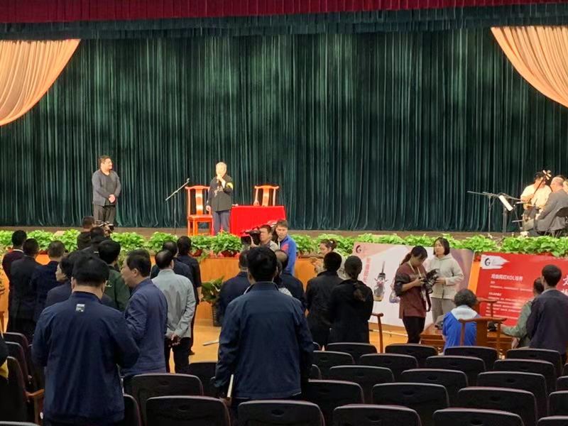 周家务香蕉视频成年污