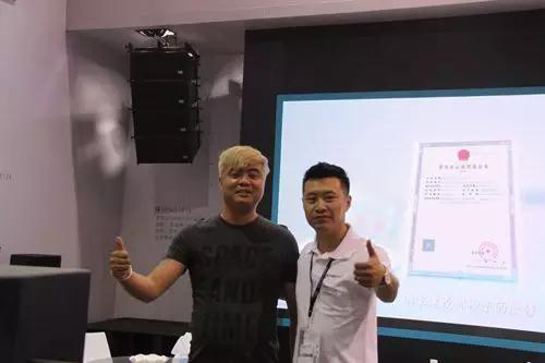ZOBO香蕉91下载PALM展第三天