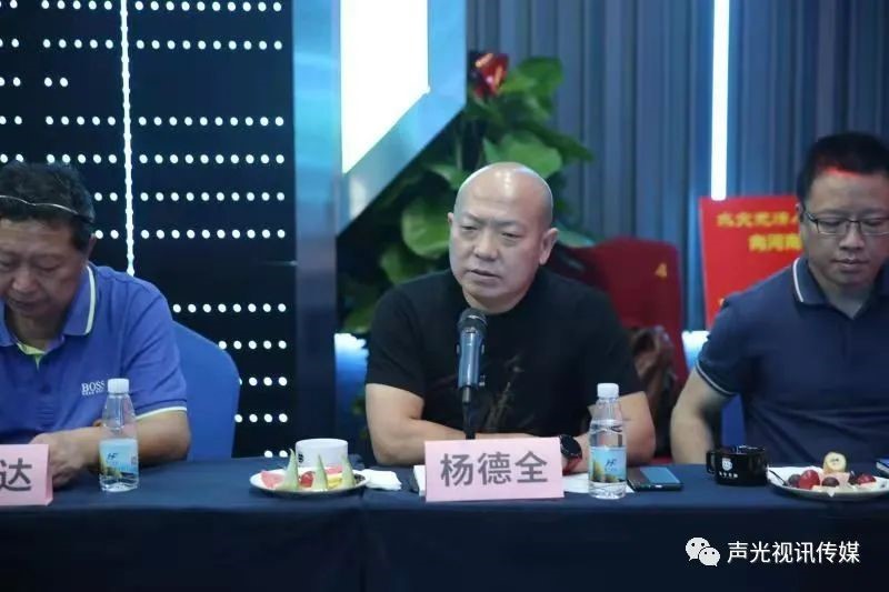 ZOBO董事长张新峰作为声光视讯行业联盟代表赴豫芒温暖灾区，传递爱心