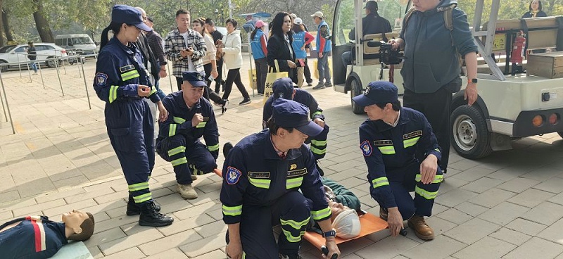PRS一级香蕉视频在线为北京人防浩天志愿者救援队潭柘寺服务站成立揭牌仪式保驾护航
