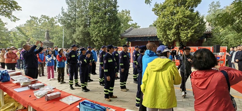 PRS一级香蕉视频在线为北京人防浩天志愿者救援队潭柘寺服务站成立揭牌仪式保驾护航